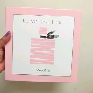 Pink gift box la vie est Belle lancome brand new!
